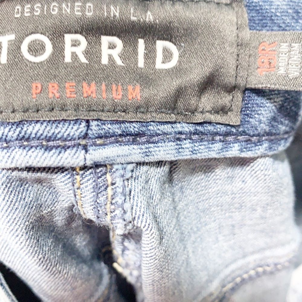 Torrid Distressed Ankle Skinny Jean Light Wash 18 - Picture 12 of 13
